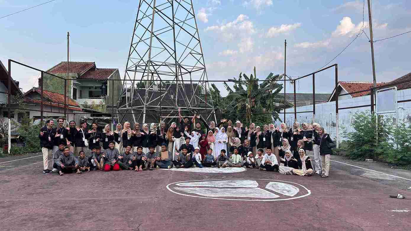 HMPS MD hadirkan warna baru dalam Bakti Sosial di LKSA Ihsan Sakeena Surakarta