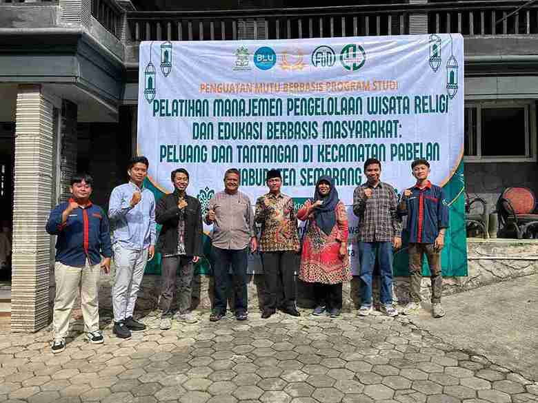 Pelatihan Pengelolaan Wisata Religi dan Edukasi: Menggali Peluang dan Tantangan di Kec Pabelan, Kab Semarang