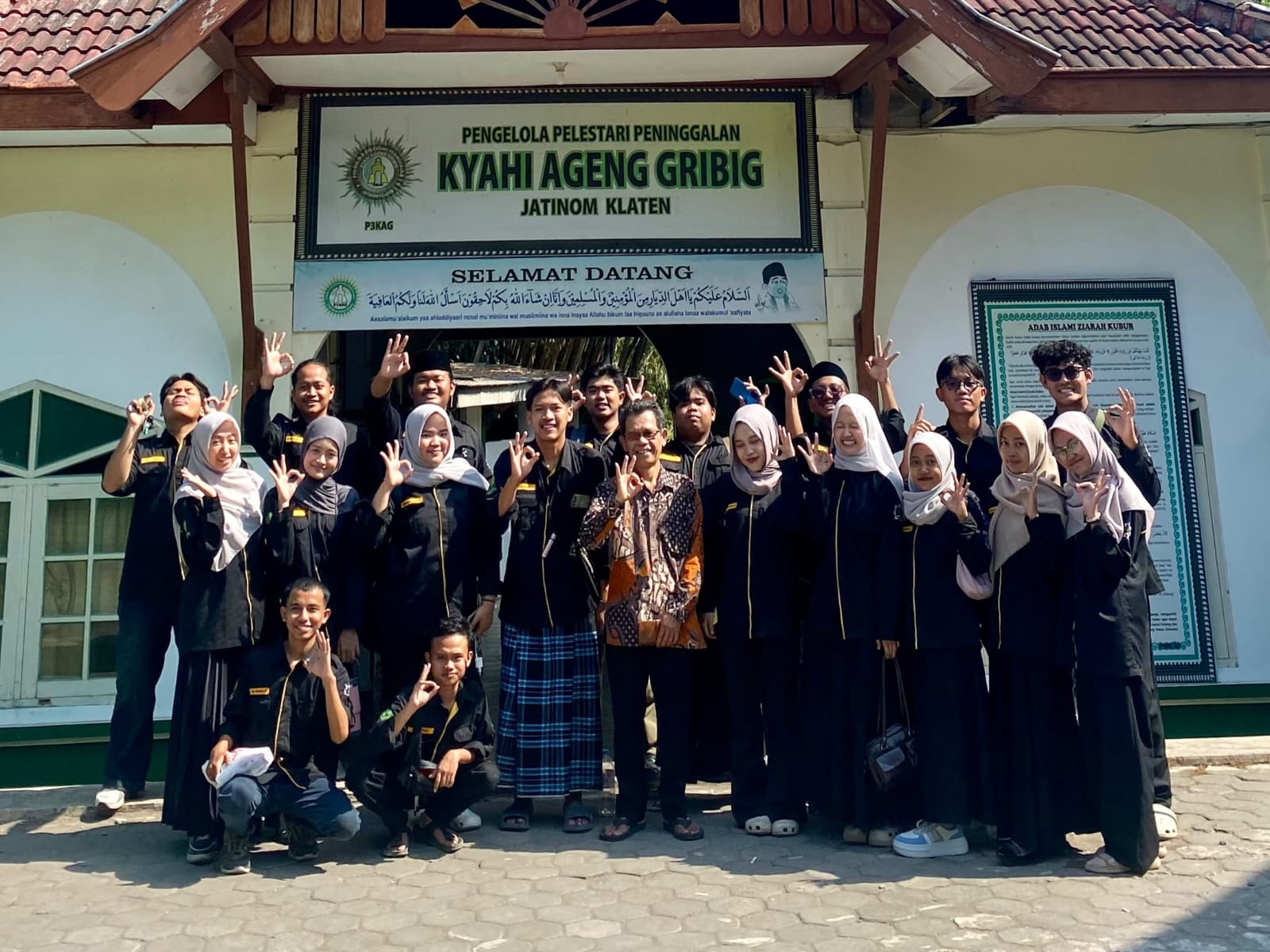 Napak Tilas HMPS MD ke Makam Kyai Ageng Gribig: Meneladani Perjuangan, Mempererat Persaudaraan